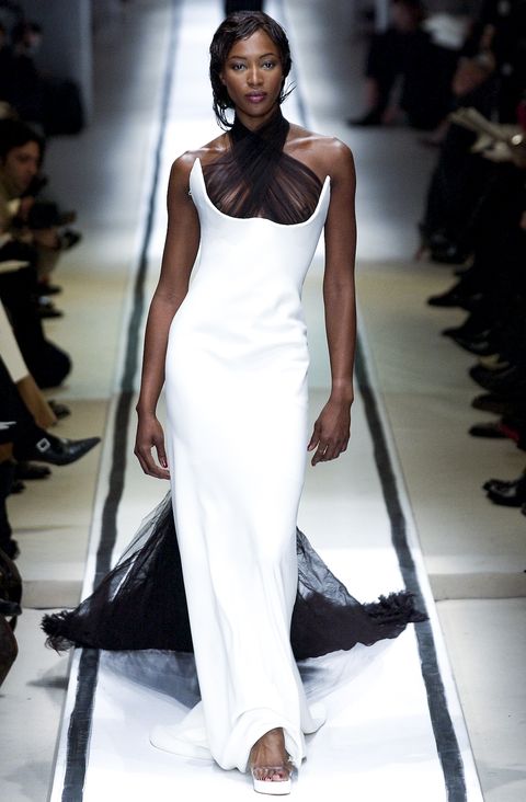 naomi campbell on the jean paul gaultier runway for spring summer 2002 paris haute couture fashion week
