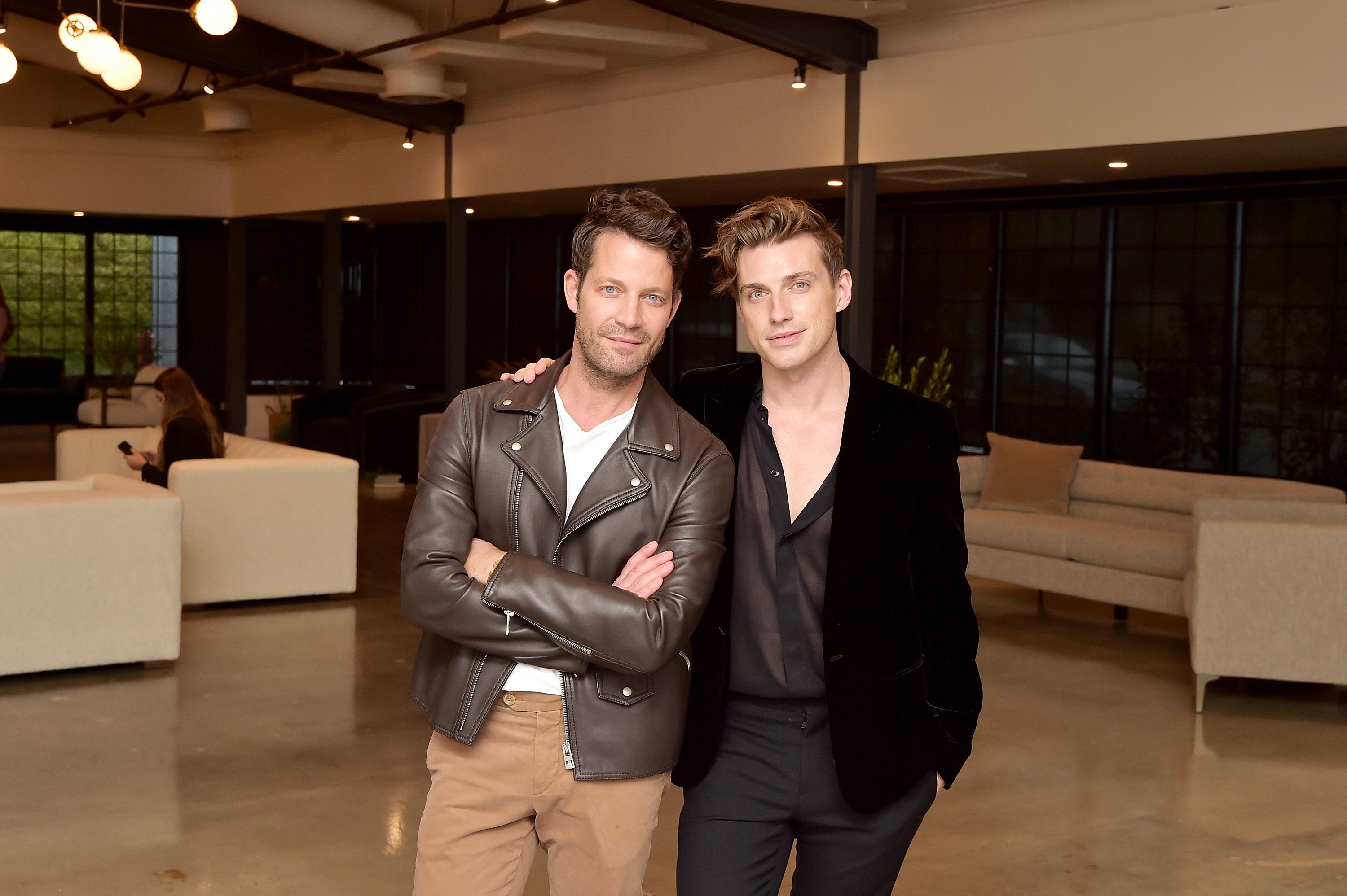 Nate Berkus Wedding Photos Nate Berkus Makes Touching Tribute After Losing Father Michael To