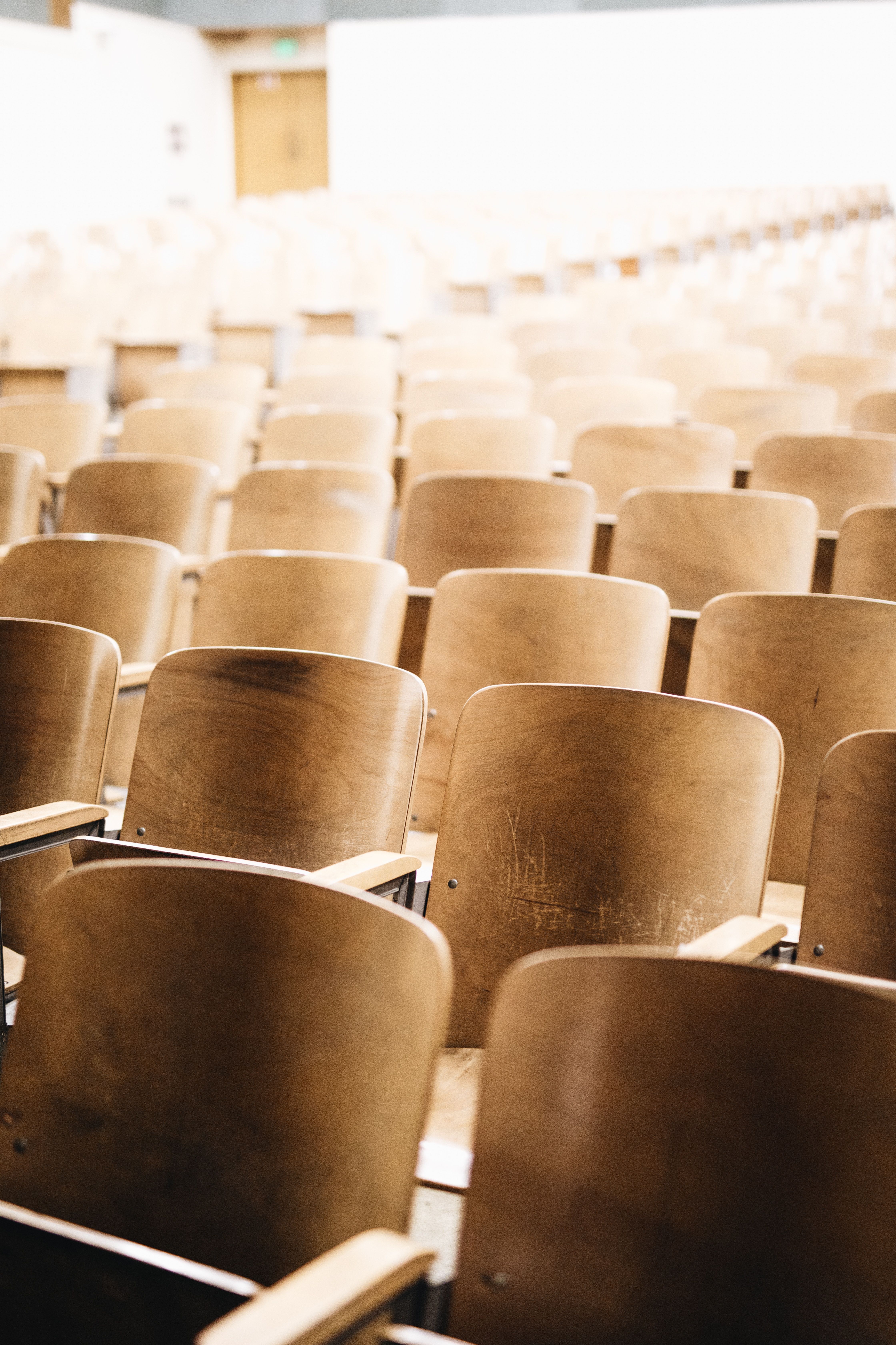 Studente di College di incontri di alta scuola