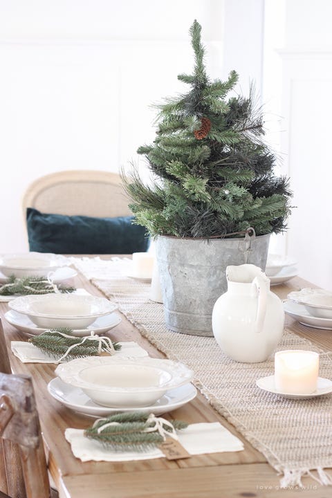 natural evergreen christmas table decorations