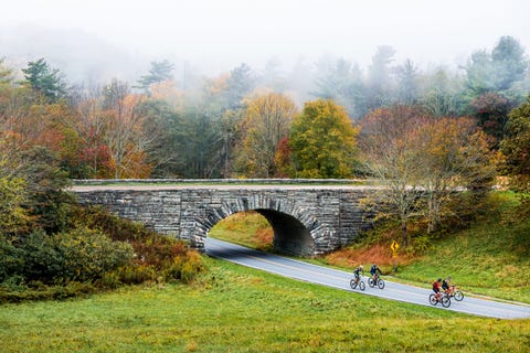 blue ridge parkway'de bisikletçiler