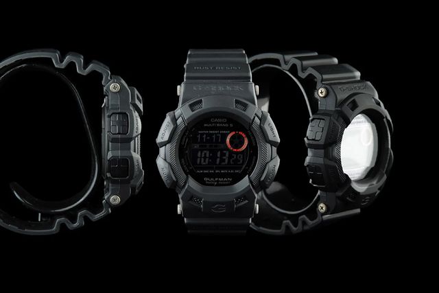 gshock watch with negative lcd screen