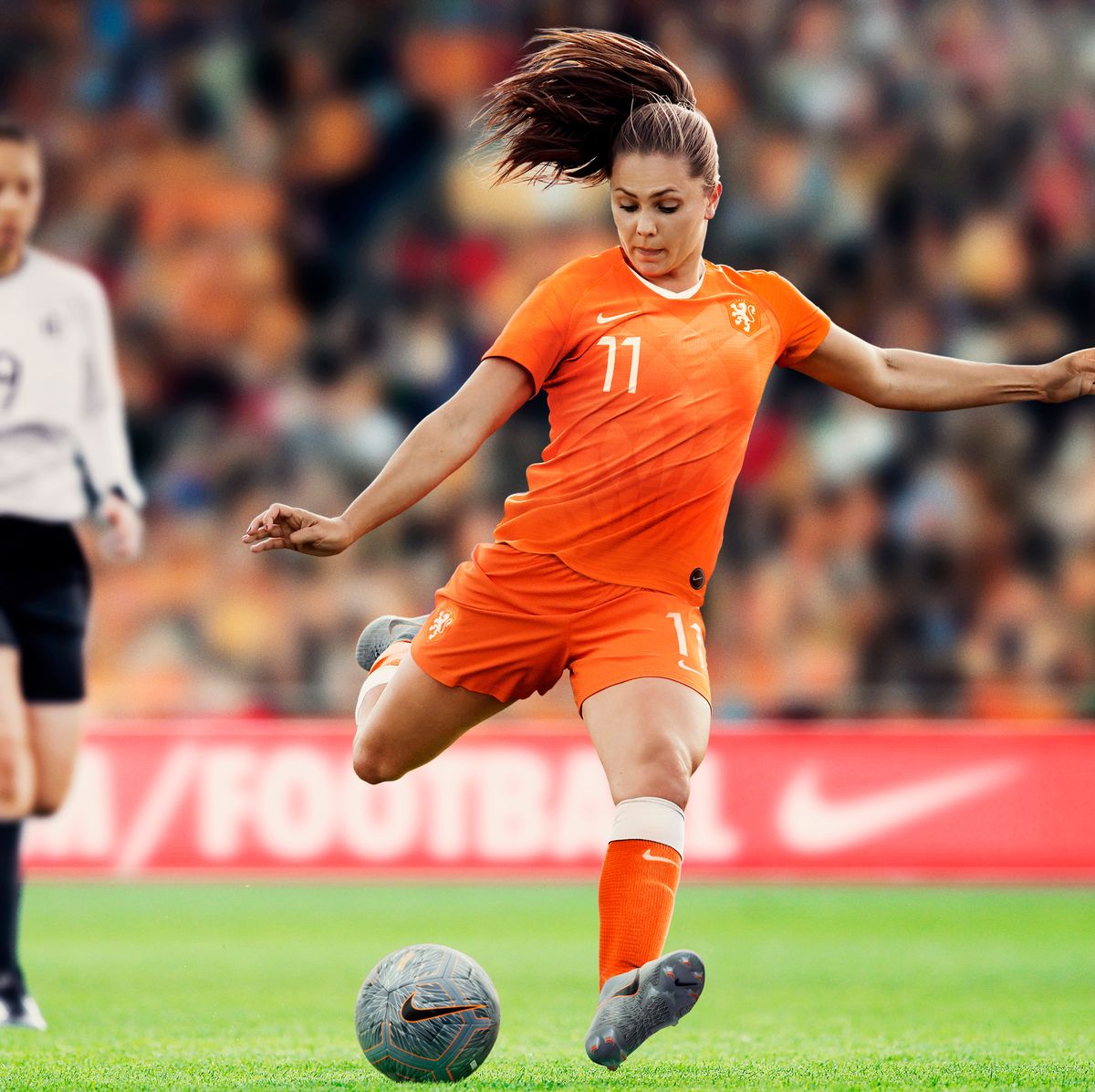 dienblad Kliniek Willen WK-vrouwen-voetbal-tenue-Oranje-Leeuwinnen-dames-elftal-Frankrijk