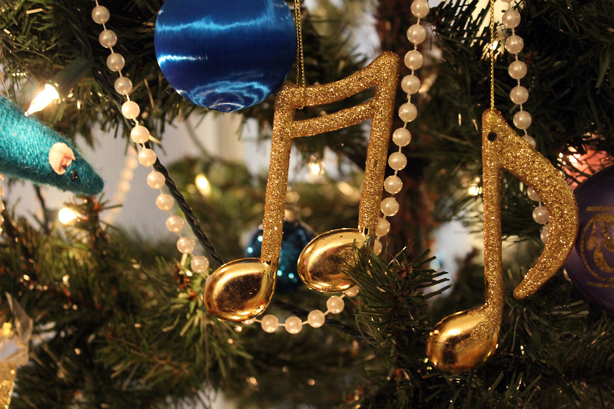2019 Hallmark Keepsake Once Upon A Christmas O Christmas Tree Musical Light