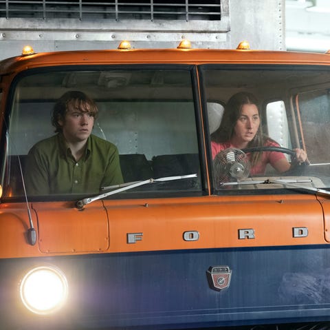 Licorice Pizza cooper hoffman and alana haim in licorice pizza