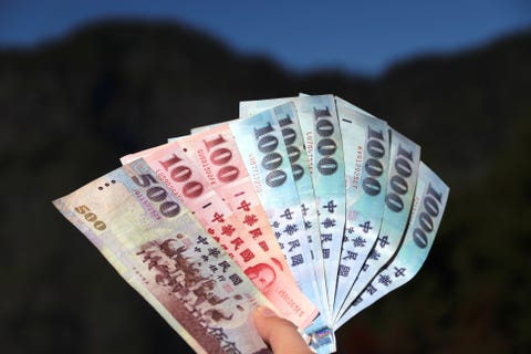 new taiwan dollars