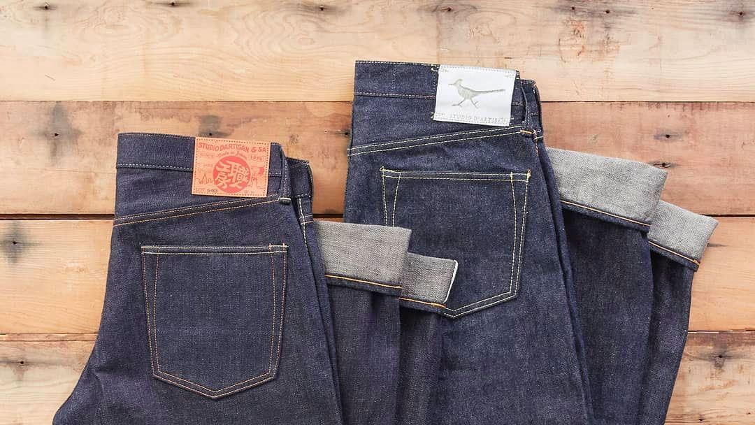 Bring Your Jeans Back To Life In 4 Minutes! (How To Dye Your Jeans