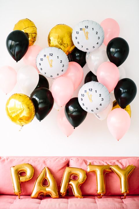 new year's party ideas diy clock balloons