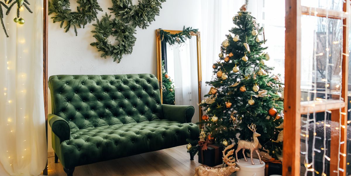 30 Brilliant Holiday Decorating Tricks for Small Spaces