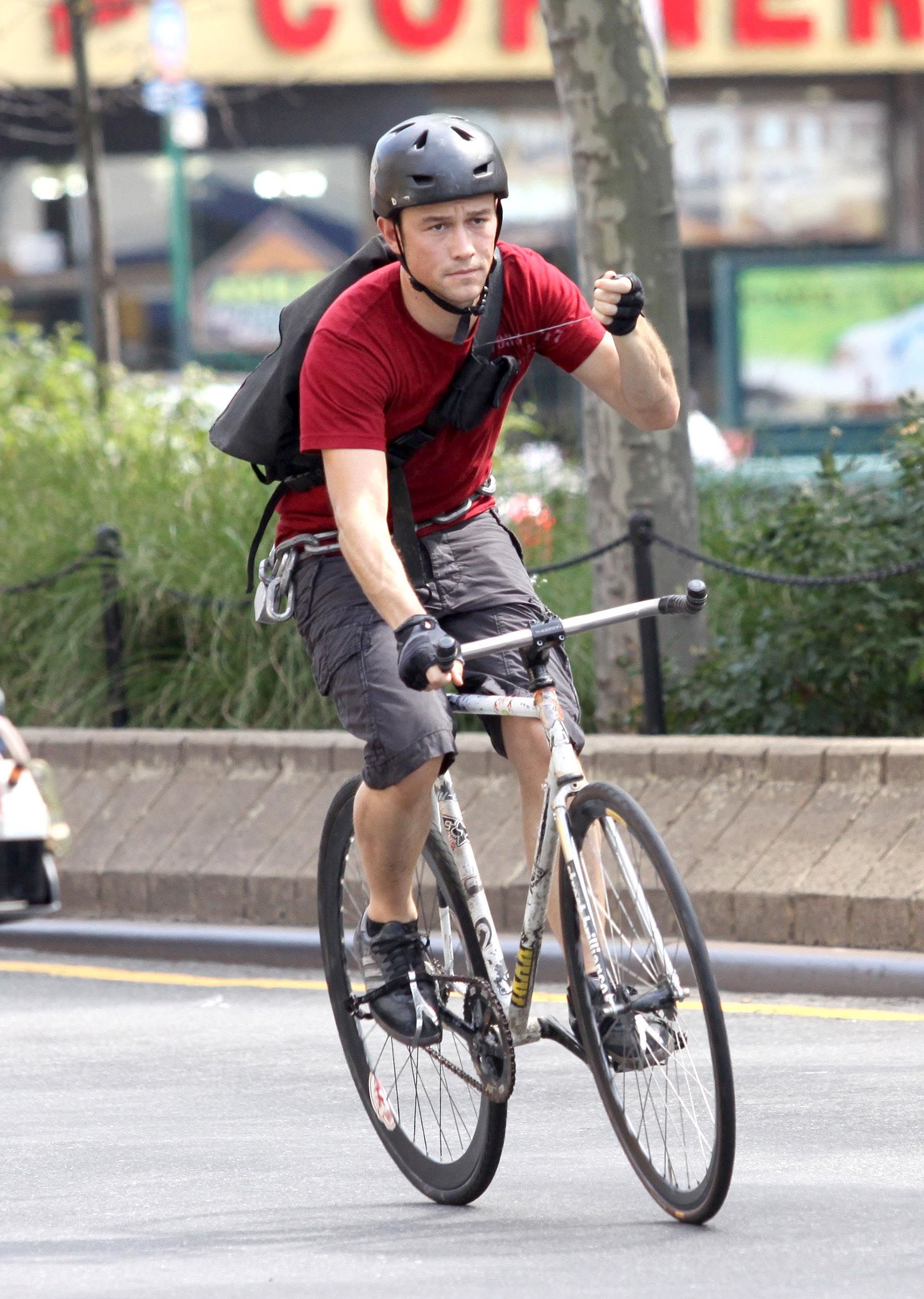 Joseph Gordon Levitt Hurt In Bike Crash While Filming New Movie