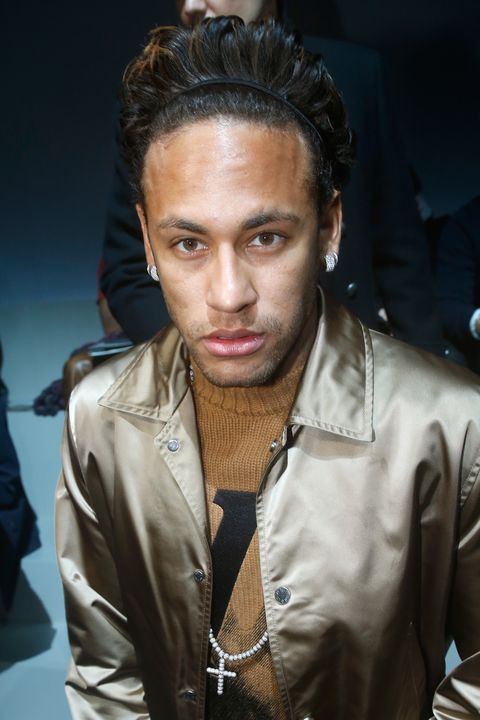 Neymar estrena peinado con desfile de Louis Vuitton