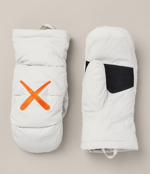 KAWS x The North face將於1/7日這裡開賣！KAWS衣服、外套全品項一覽，價格總整理【#時尚伸手牌】