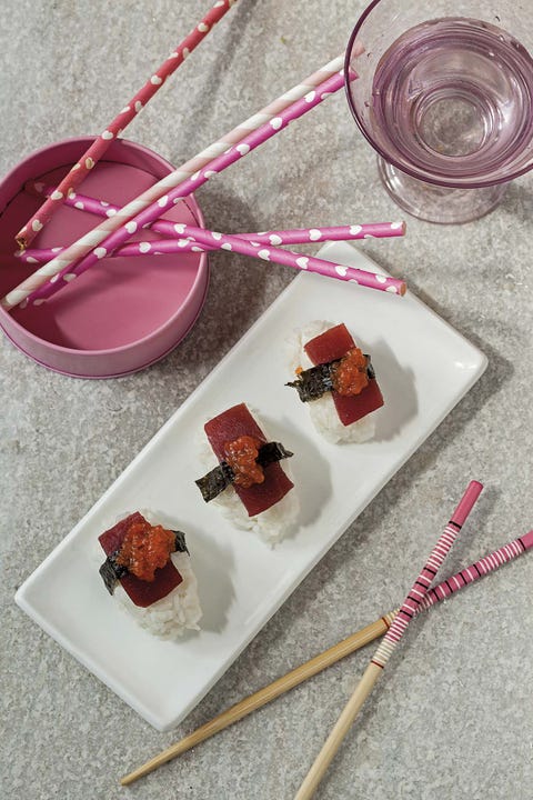 Niguiris de atún y caviar