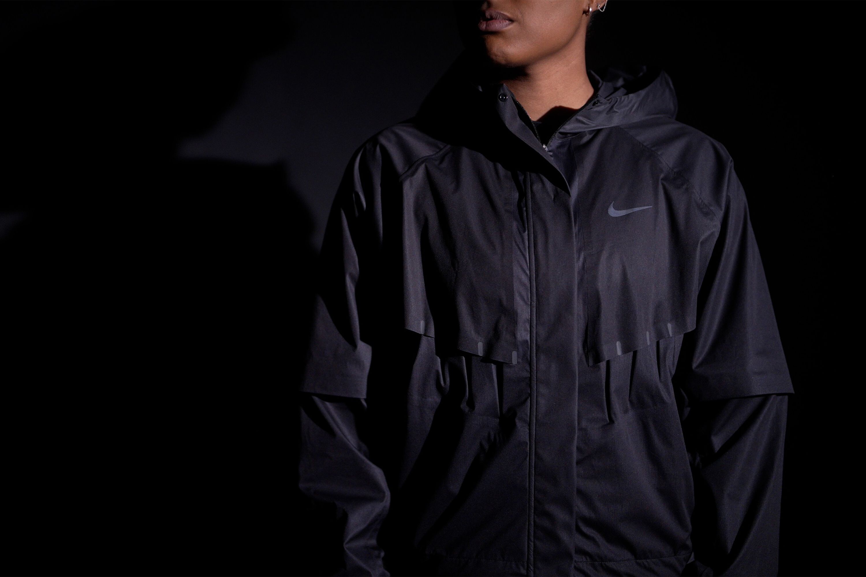 Kontrakt anspore i morgen Nike's All-New Aerogami Jacket Has Automatic Vents to Keep You Cool