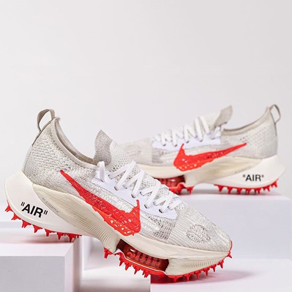 Así son las zapatillas Nike Air Zoom Tempo NEXT% x Off-White