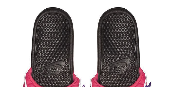 Nike - Las chanclas riñonera son el calzado más loco de la temporada