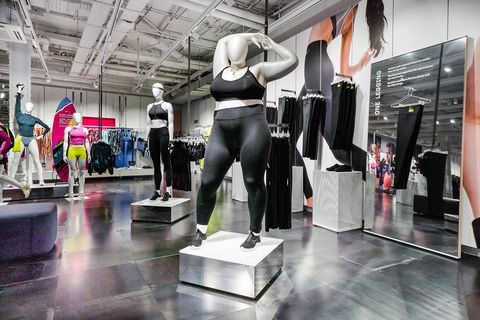 Nike usa maniquíes de tallas en tienda de Londres - La ropa de deporte 'plus size' Nike