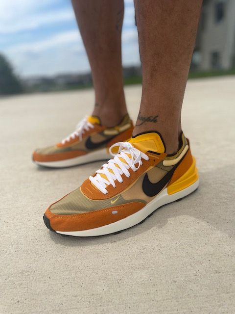 nike waffle one se yellow