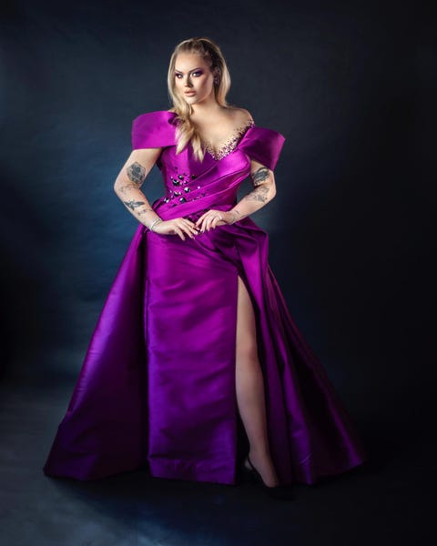 Dubbelzinnig toewijding Traditioneel Finale Songfestival 2021: dit zijn de looks van Chantal, Edsilia en Nikkie Dubbelzinnig toewijding Traditioneel Finale Songfestival 2021: dit zijn de looks van Chantal, Edsilia en Nikkie
