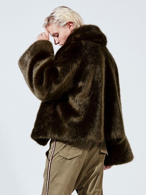 Fur clothing, Fur, Clothing, Outerwear, Textile, Coat, Sleeve, Jacket, Hood, Natural material, 