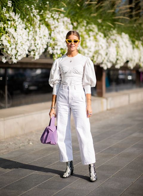 Cómo combinar un pantalón blanco como las en moda