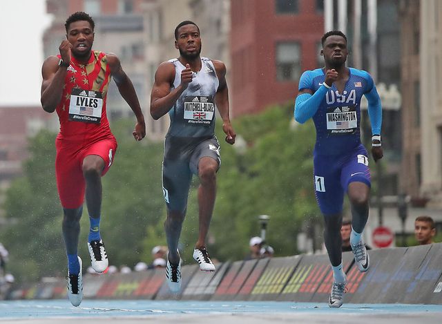 noah lyles corre el mitin de atletismo adidas boost boston games