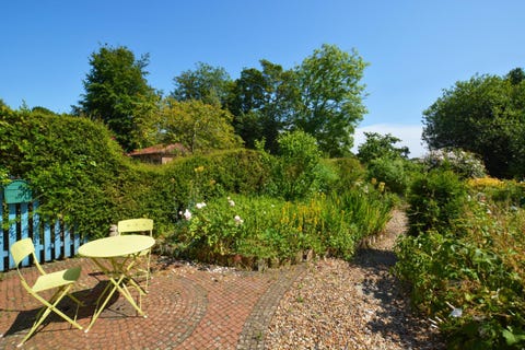 Small Stanhoe Village Pink Cottage To Rent In Norfolk Norfolk Holiday Cottages