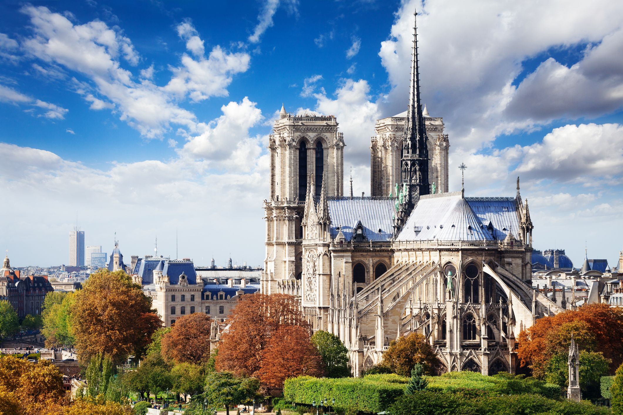 Magnetisch Tien verkoper Notre Dame brand wederopbouw - Franse president nodigt architecten uit om  de nieuwe toren van de Notre Dame ontwerpen