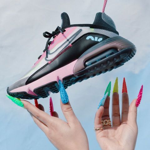 Apelar a ser atractivo Pedir prestado Temeridad Las Nike de Rosalía en Instagram - Las zapatillas de Rosalía