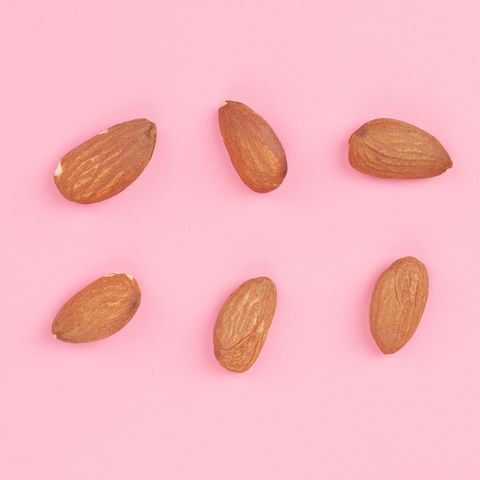Nuts, prevent weight gain, age, middle age spread, almonds