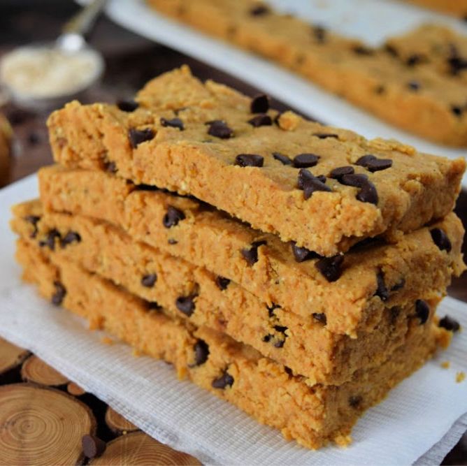 Low-Carb Chocolate Chip Pumpkin Protein Bars