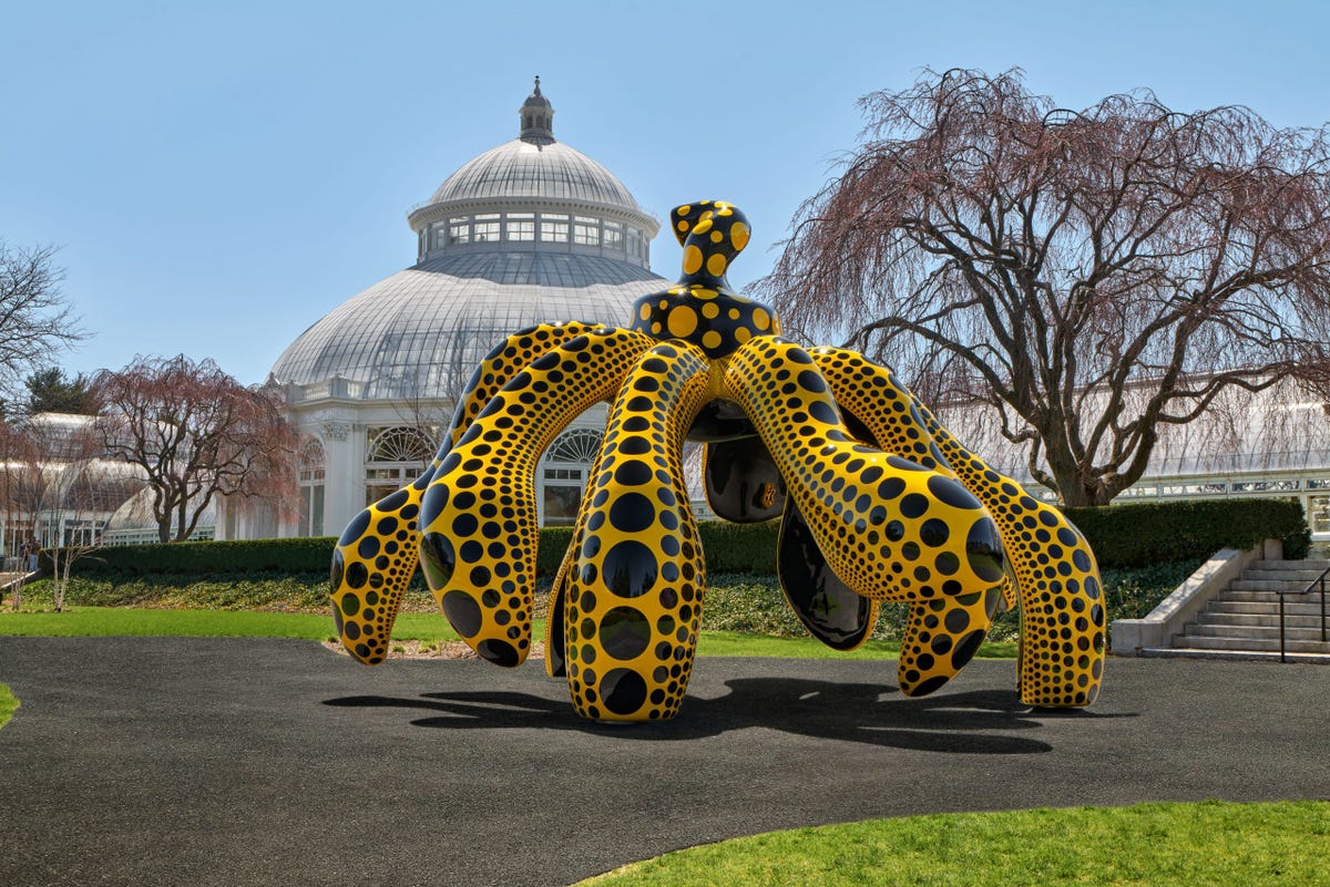 yayoi-kusama-s-exhibit-opens-at-the-new-york-botanical-garden-2021