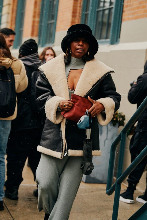 Street Style NYFW Fall-Winter 2022 - See the Hottest Street Style at ...