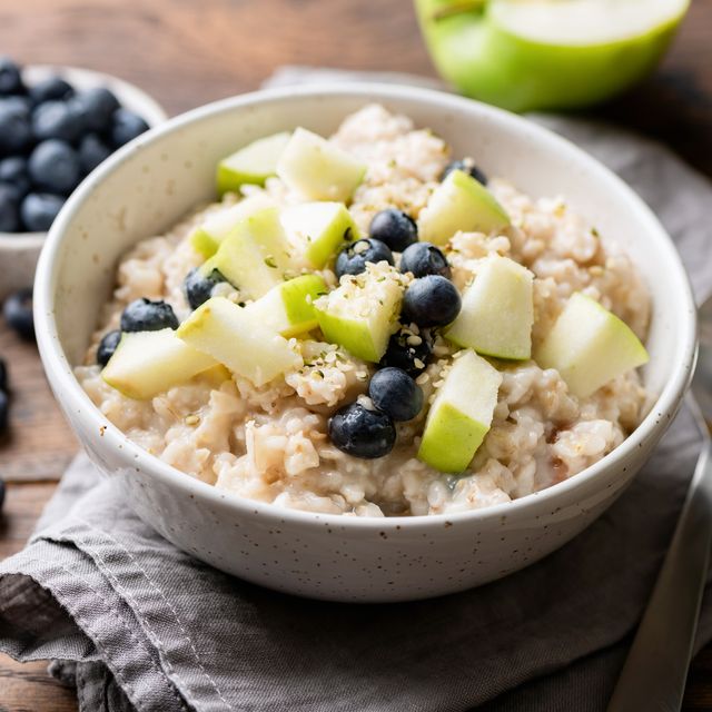 oatmeal porridge with apple and blueberries