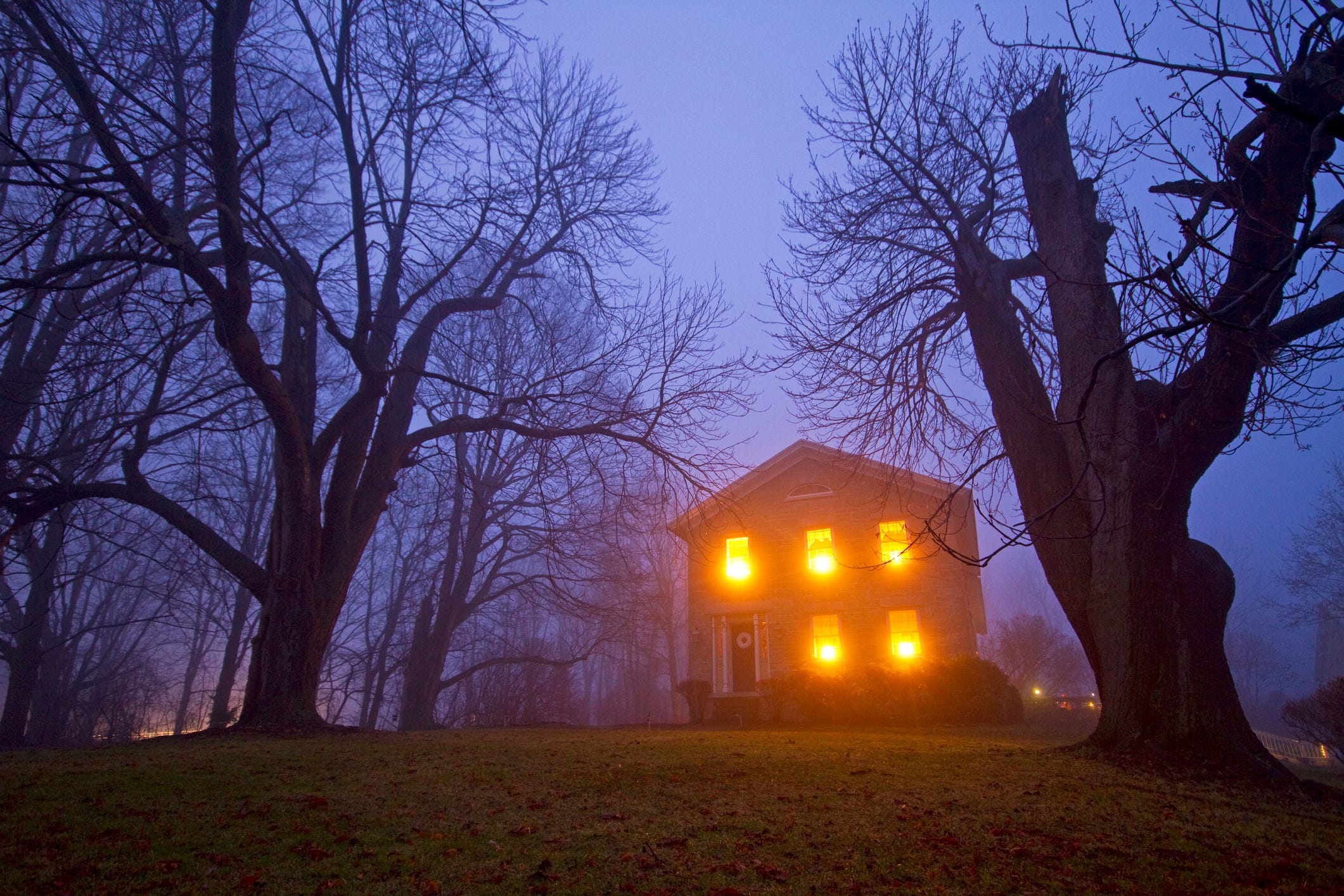 10 Telltale Signs Your House May Be Haunted, According to Ghost Hunters