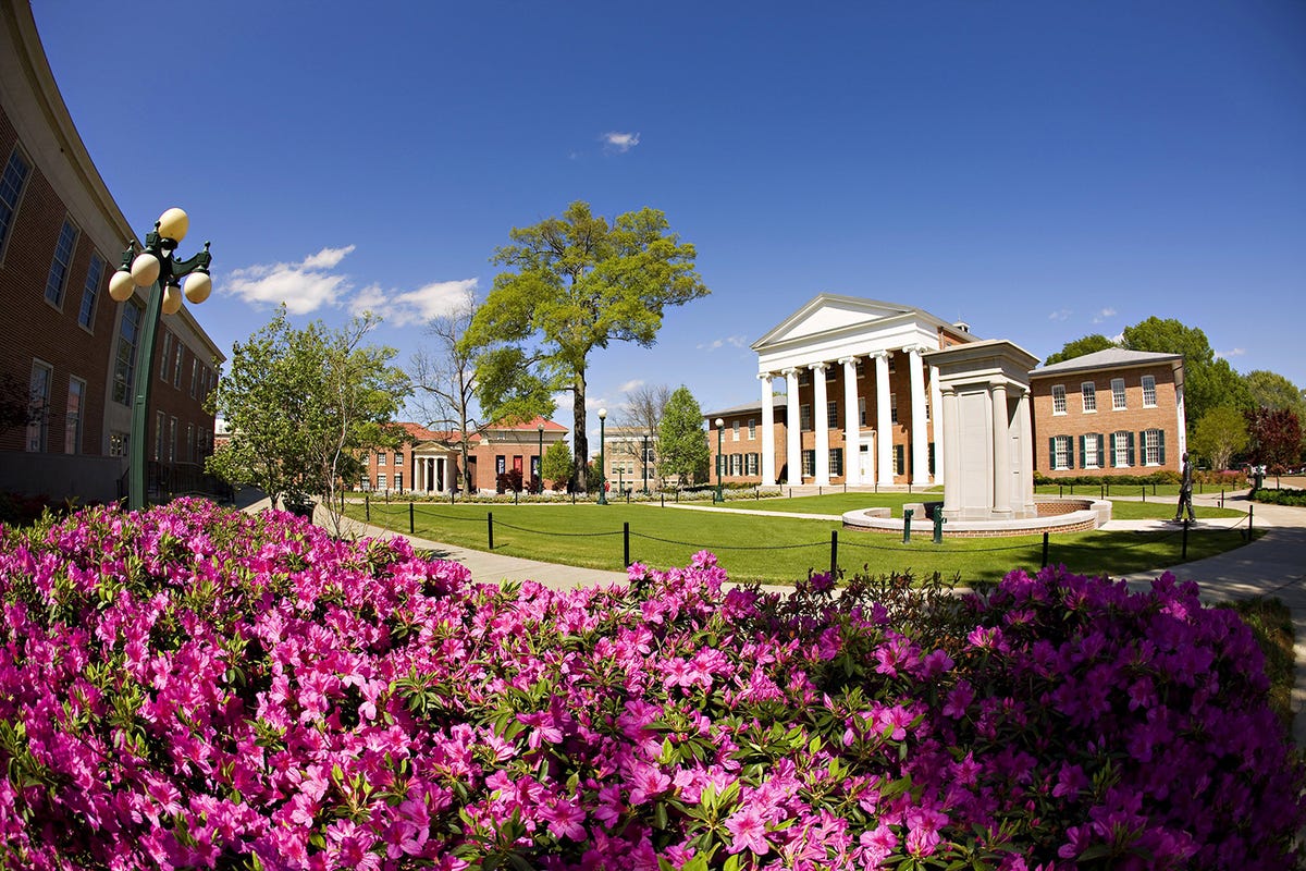 25 Most Beautiful College Campuses In The South - Prettiest College ...