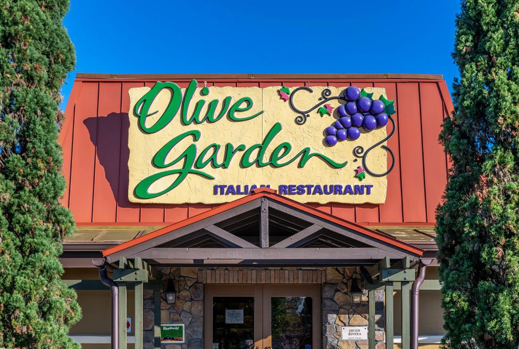 Olive Garden In Lawsuit Because Customer Burned Her Mouth On A