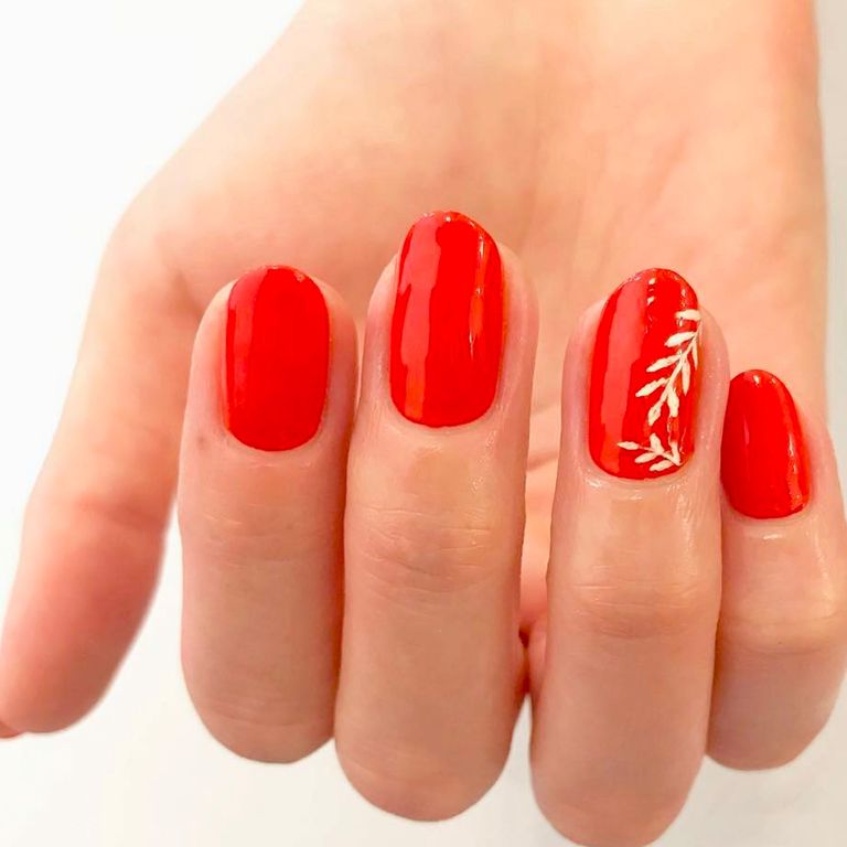 19 Easy Red Nail Designs Cute Nail Art Ideas For A Red Manicure