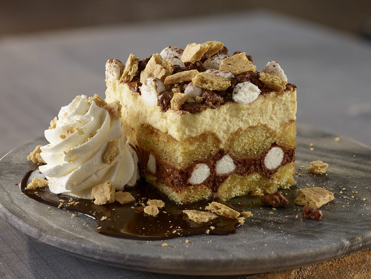 Olive Garden Added A S’mores Cake To The Summer Menu And It Looks SO Good