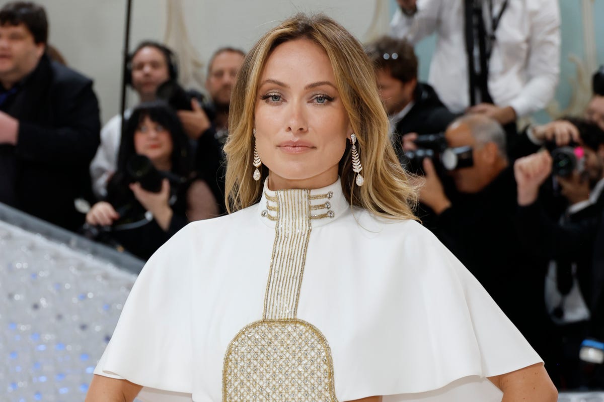 Olivia Wilde Cambia De Look Y Estrena El Flequillo Que Más Rejuvenece Y Estiliza El Rostro