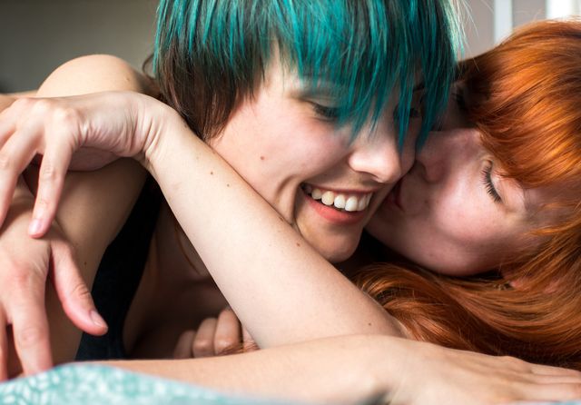 voghera news attacco omofobo a coppia lesbica