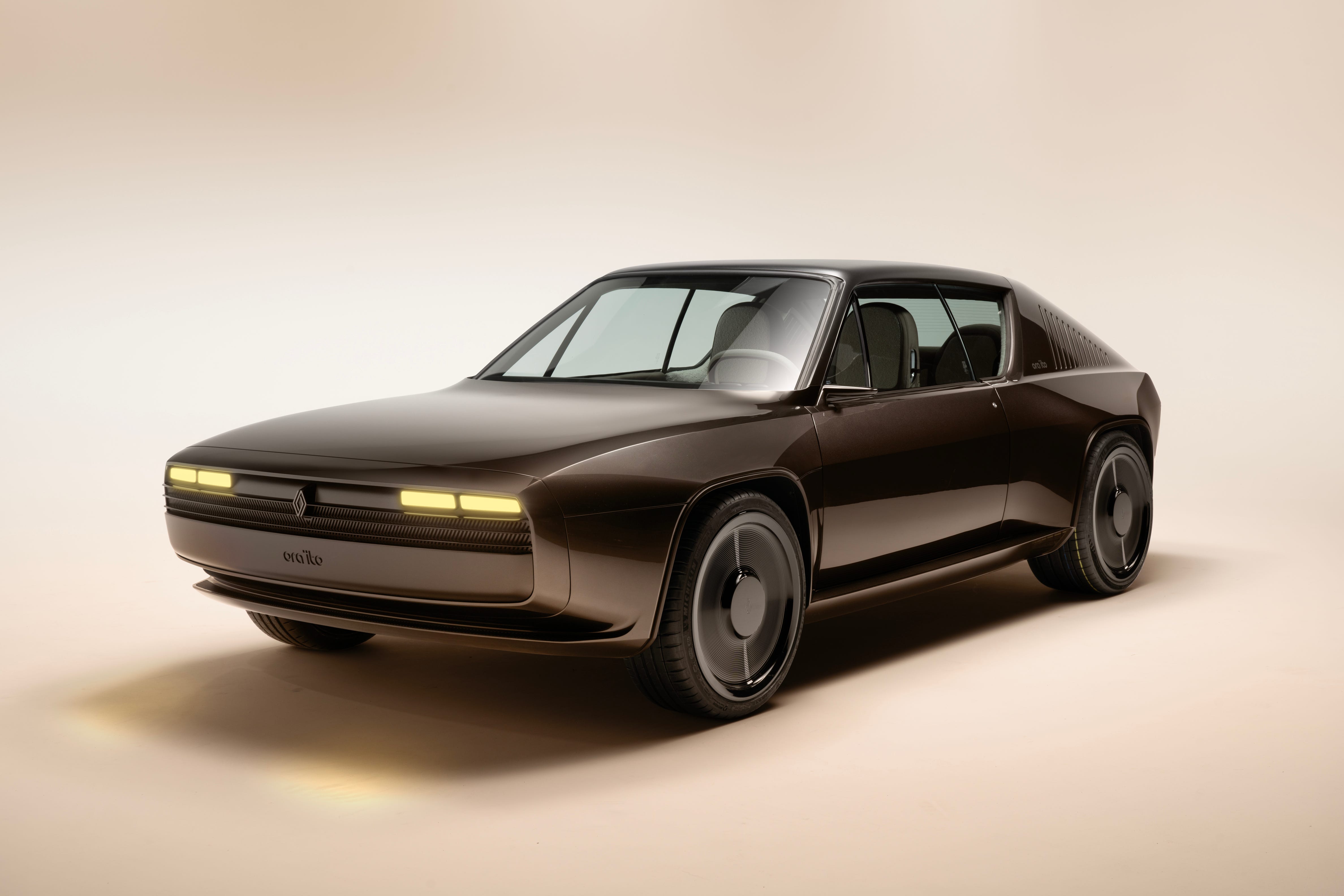 Renault's New R17 Concept Is a Spectacular Revival of a 1970s Beauty