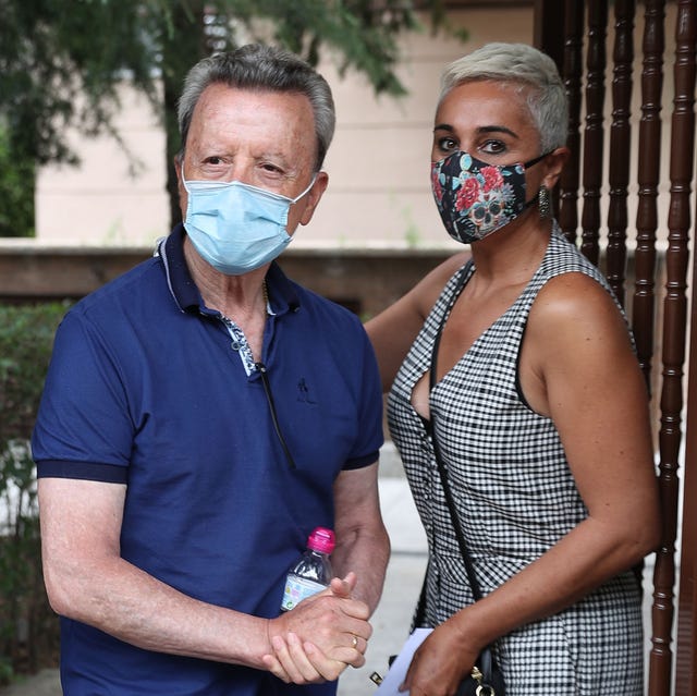 Ortega Cano y Ana María Aldón, los mejores momentos de su historia de amor el torero y la diseñadora, con mascarillas, en una imagen de archivo