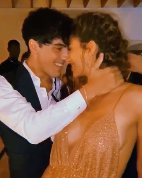 El nuevo viral de Óscar Casas y su novia Begoña Vargas bailando