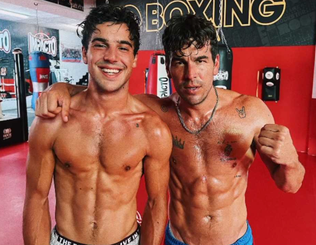 Óscar y Mario Casas, ¿quién de los hermanos está más fuerte?