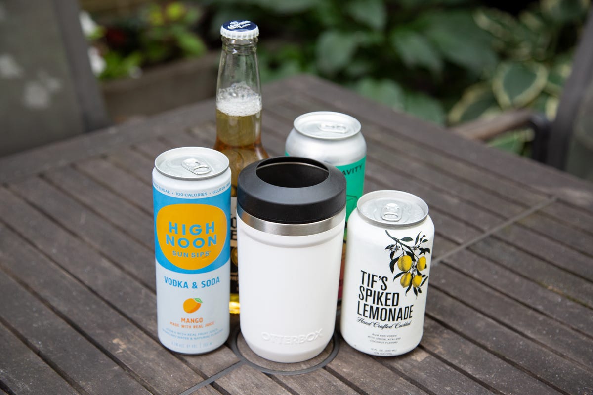 I'm Officially Obsessed With Otterbox's 4-in-1 Elevation Can Cooler