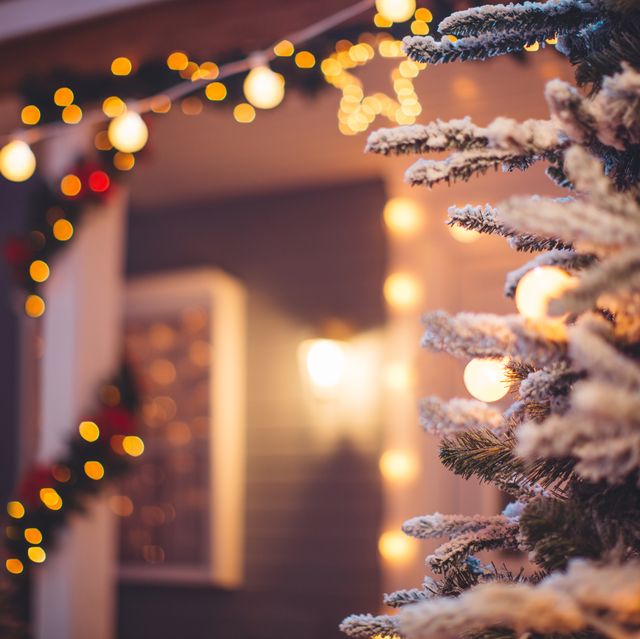 how to hang your outdoor christmas lights like a pro