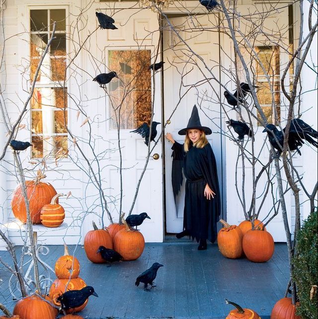 55 Best Outdoor Halloween Decoration Ideas - Creative Halloween Front Yard Decorating
