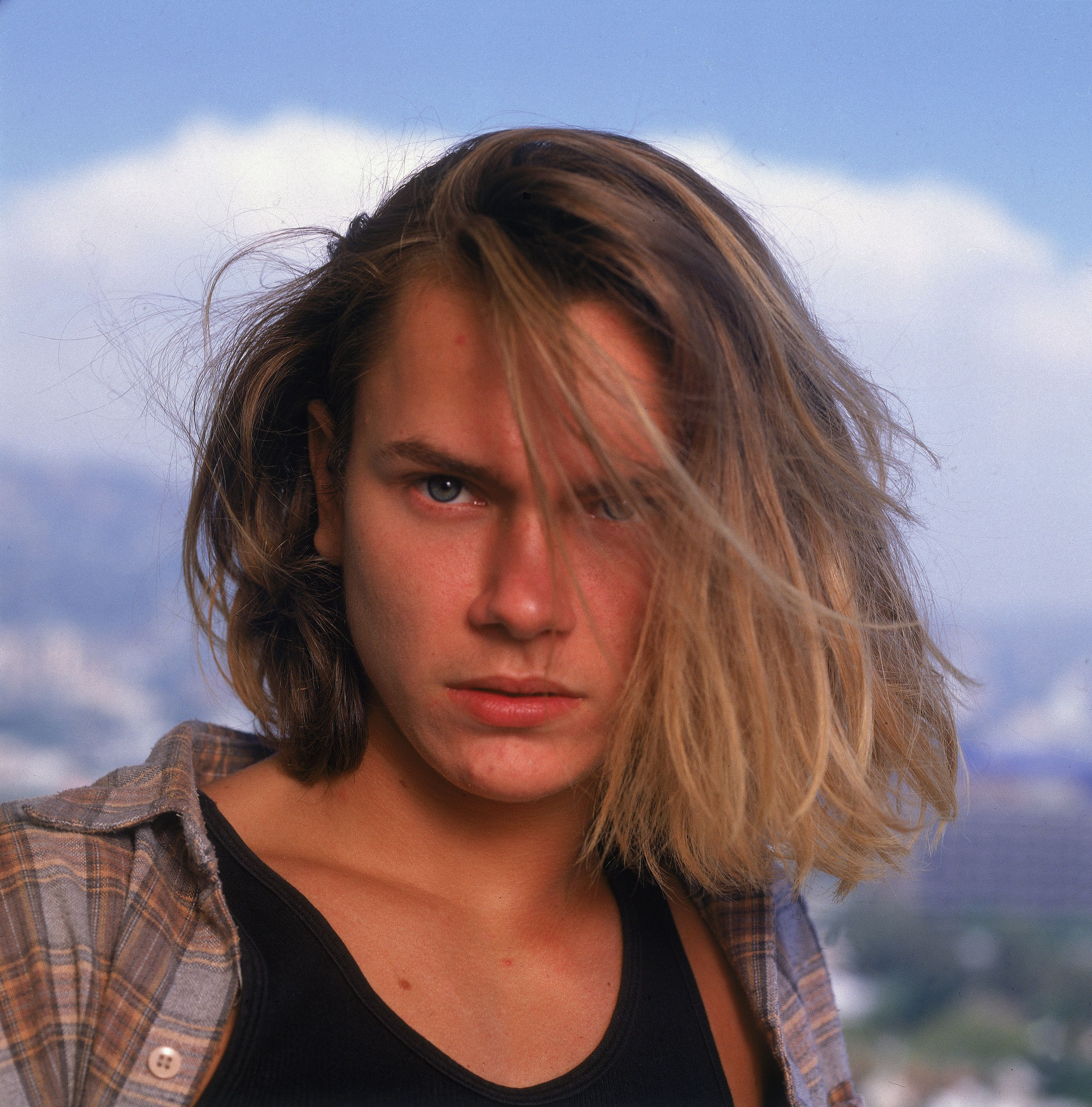 没後29年 永遠の伝説 リヴァー フェニックス River Phoenix の数奇な人生をプレイバック