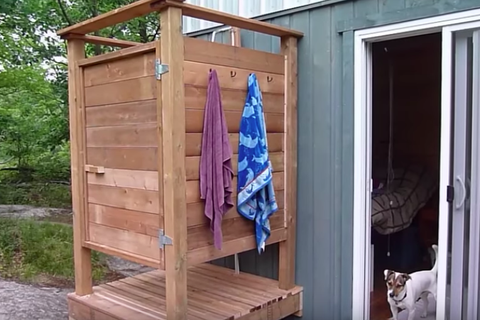 16 Diy Outdoor Shower Ideas Easy, Outdoor Shower Enclosure Kit Wood